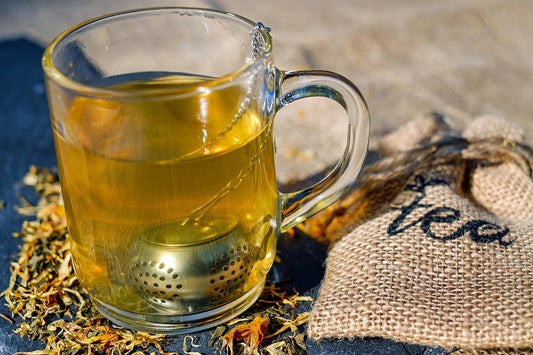 Tea Tree Essential Oil for Hair Care – Complete Guide